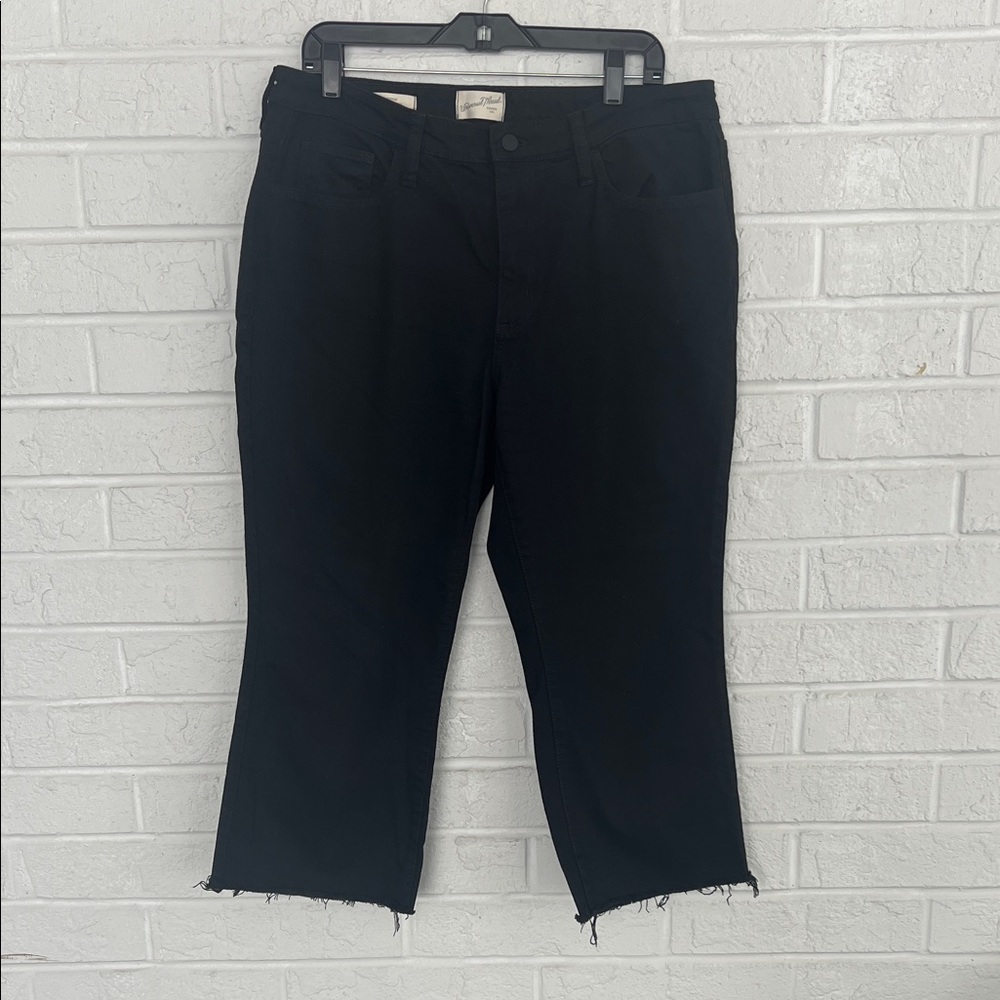 Universal Thread Black Ankle Cropped Bootcut Denim Jean with Frayed Hem Size 14
